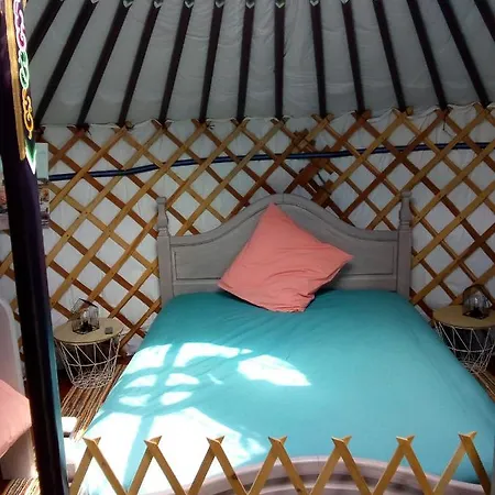 Yourtes Lacroutz Luxury tent