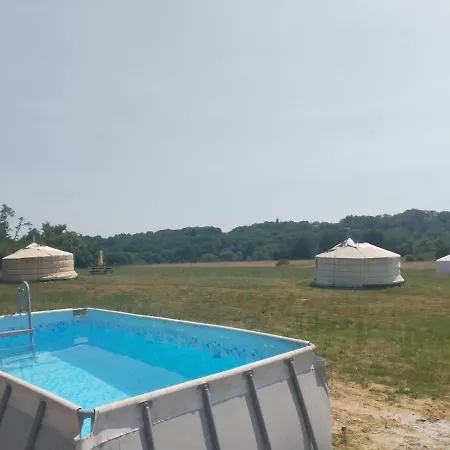 Luxury tent Yourtes Lacroutz