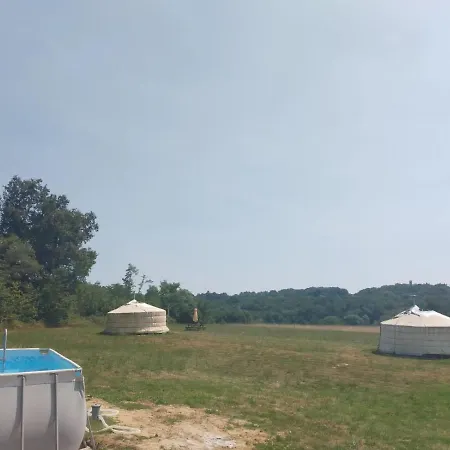 Yourtes Lacroutz Luxury tent Nassiet