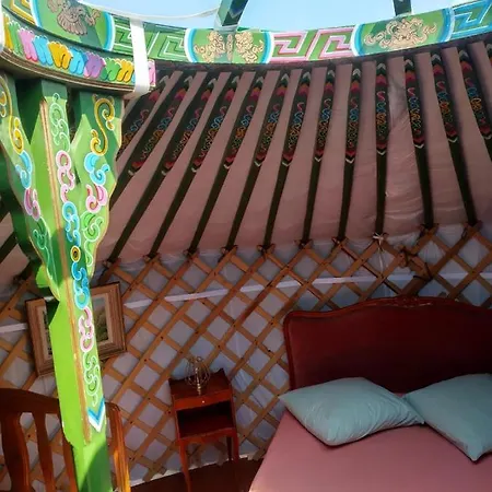 Luxury tent Yourtes Lacroutz