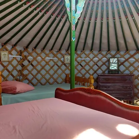 Yourtes Lacroutz Luxury tent Nassiet