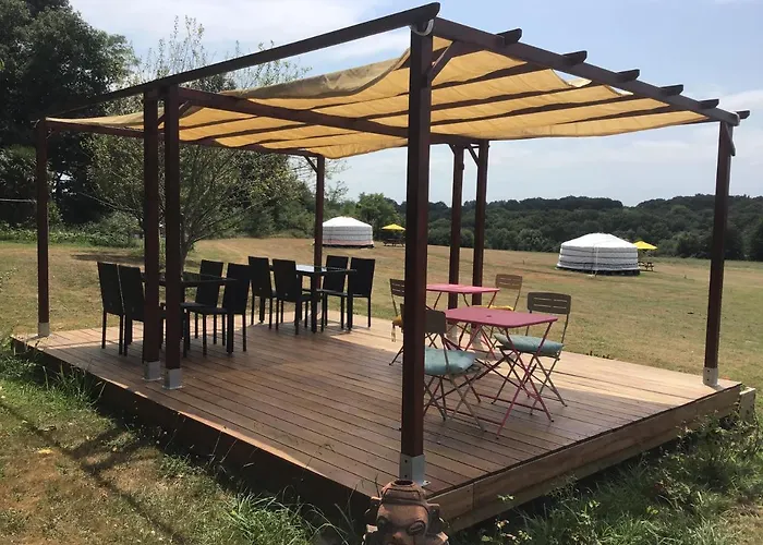 Yourtes Lacroutz ラグジュアリーテント *