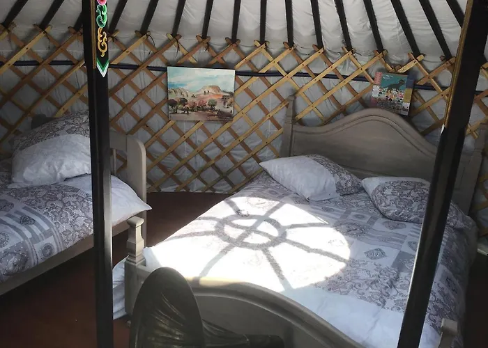 ラグジュアリーテント Yourtes Lacroutz *