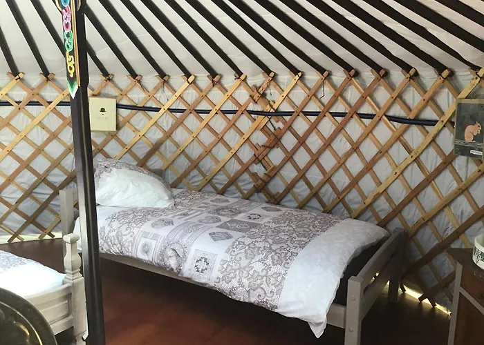 ラグジュアリーテント Yourtes Lacroutz Nassiet