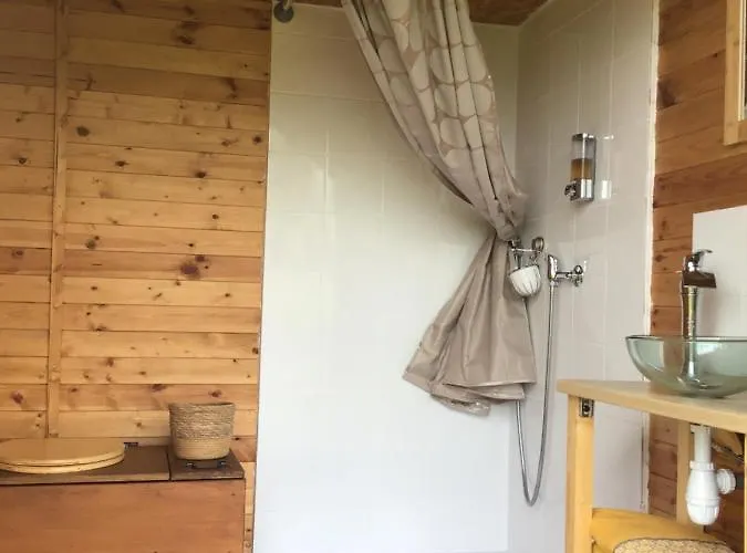 Yourtes Lacroutz ラグジュアリーテント