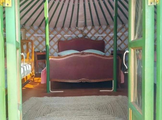 Yourtes Lacroutz ラグジュアリーテント